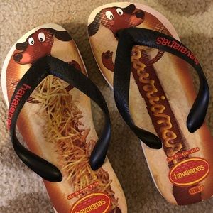 Girls Havaianas - hot dog & fries!